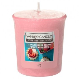 STRAWBERRIES & CREAM VOTIVE